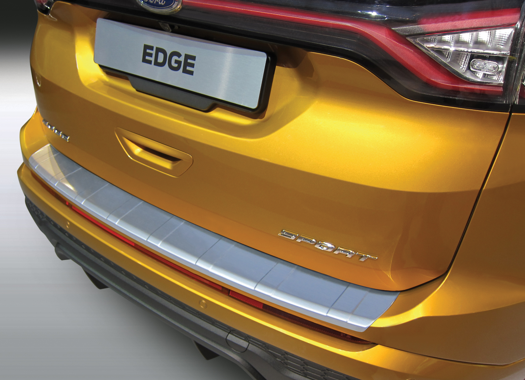 Protectie Bara Spate Compatibila Ford Edge 2015-2018 SUV (Negru Cu Model)